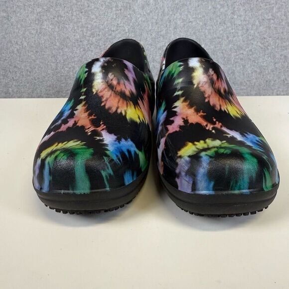 Crocs Women's Size 8 Black Tie Dye Dual Comfort Slip on Sandals Comfort - Picture 2 of 9